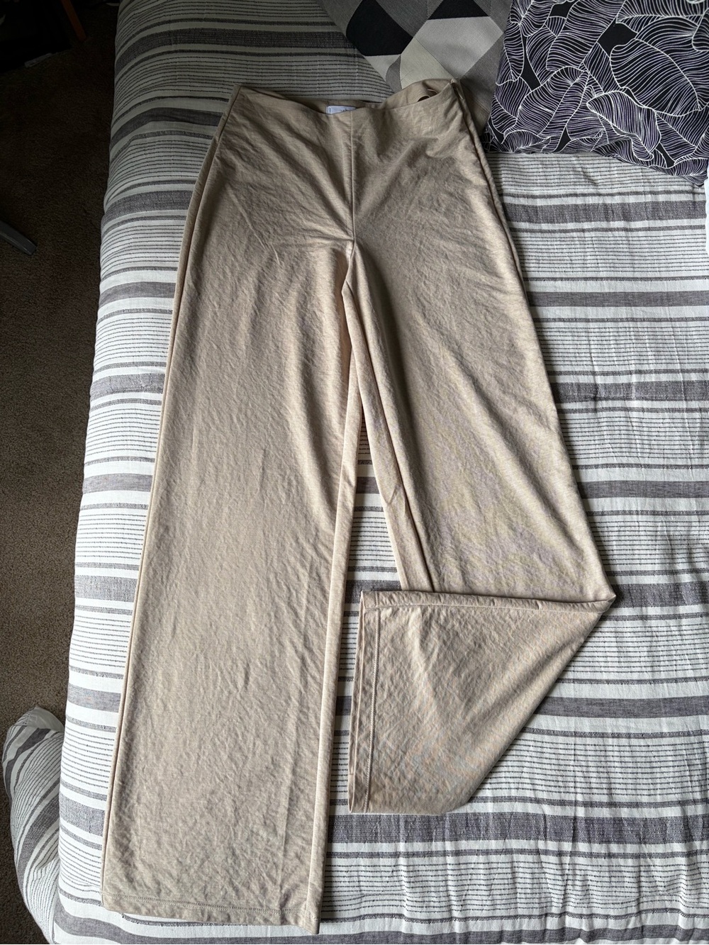 Mango Beige Wide Leg Flowy Pants, side zipper, small